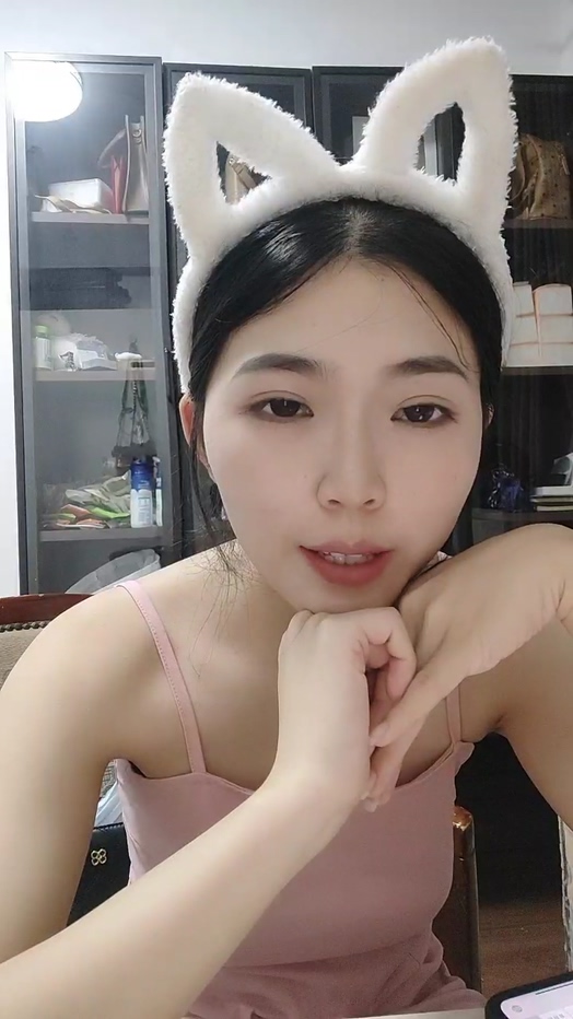 【七七爱吃饭】小合集[MP4/8V/7G]