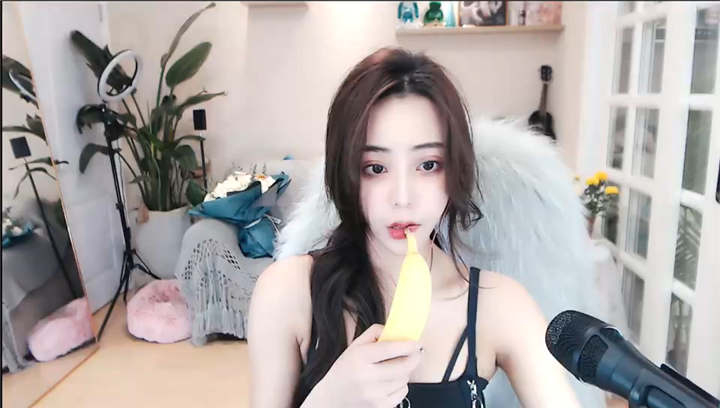 斗鱼主播李来财火箭群视频 [5V/200MB]