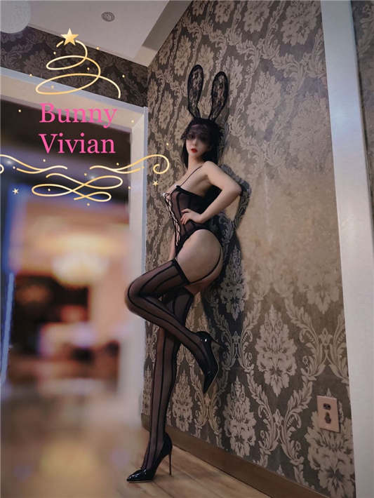 推特反差婊网红【爱丝袜Vivian姐】最新定制 – 性感厨娘[20P/1V/916MB]