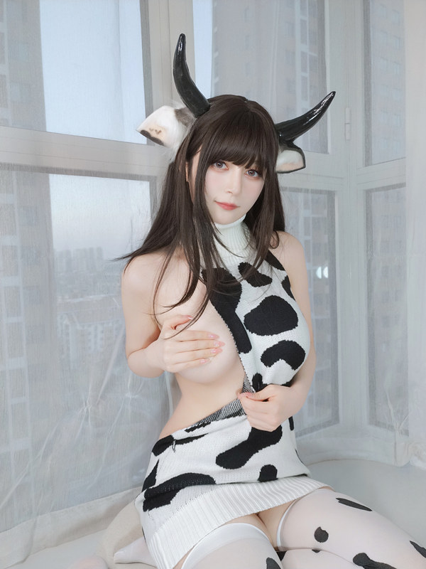 Coser小姐姐白银 – 柴郡魔女 [31P2V-141MB]