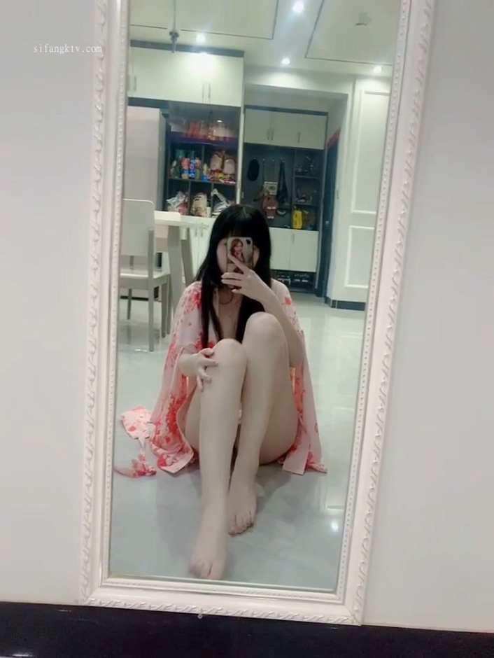 绿奴男友看单男狠操自己的00後嫩女友[MP4/1.41G]