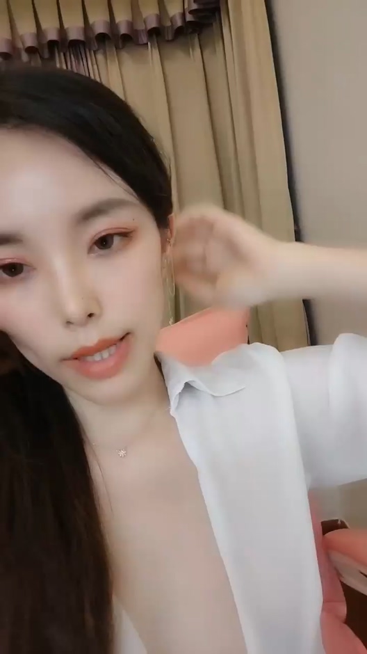高跟鞋大长腿性感颜值御姐大尺度秀[MP4/996M]