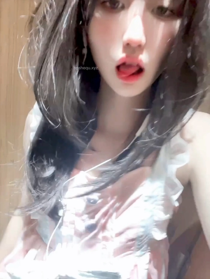 【比心陪玩小雪】极品萝莉私人订制[MP4/23V/9.85G]