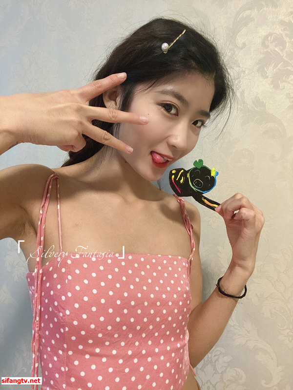 超级美女骨感古典美【灿灿】定制举牌福利[481P/1V/1.13G]