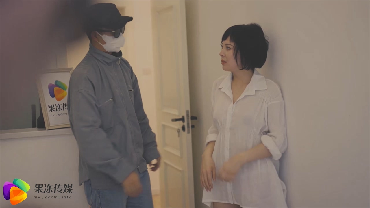 果凍傳媒原版 辱母之哀 窩囊父親爛賭 無良債主上門逼迫我與母親[MP4/926M]