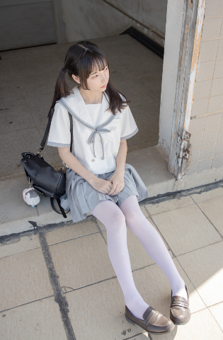 森萝财团写真 JKFUN-028 抑郁湖边与绝望天台 15D白丝 默陌 [58P2V3.14G]