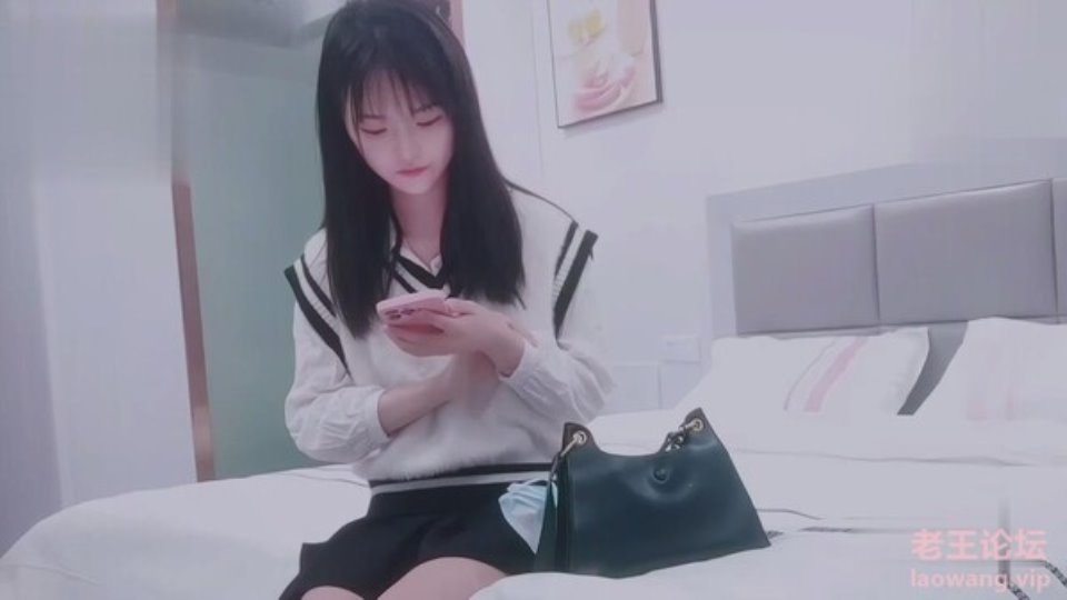 [国产主播] [转载搬运] 精品探花 有点冷的护校学生兼职妹一边手机放着AV [10P 1V+541M][百度盘]