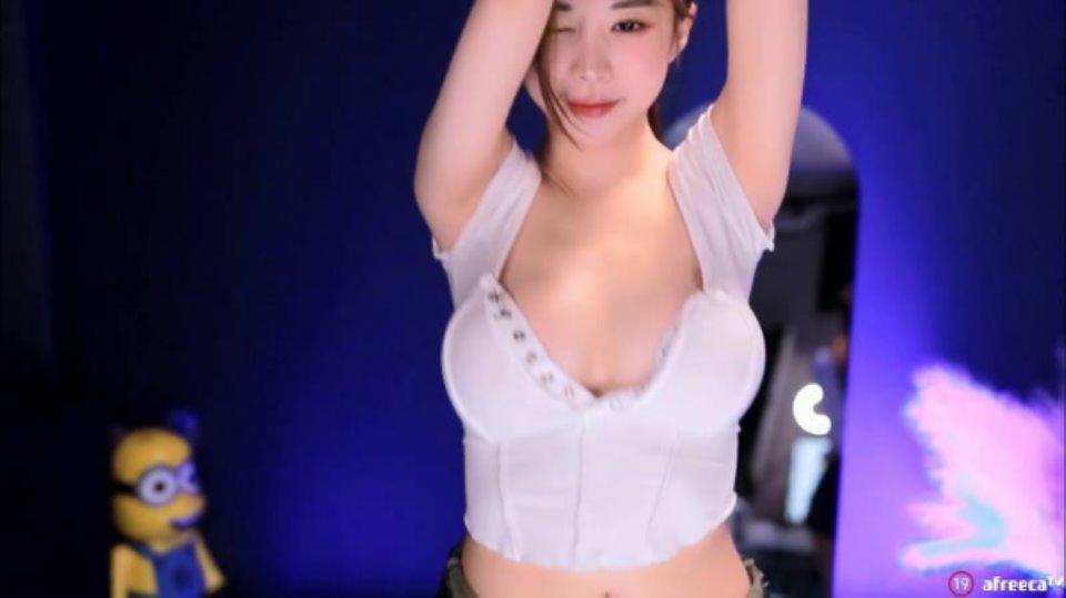 [已失效][美女] [视频分类] 【自录】韩国美女主播여우림姚伍宁 11月热舞小合集【19v 4.3g】【百度网盘】