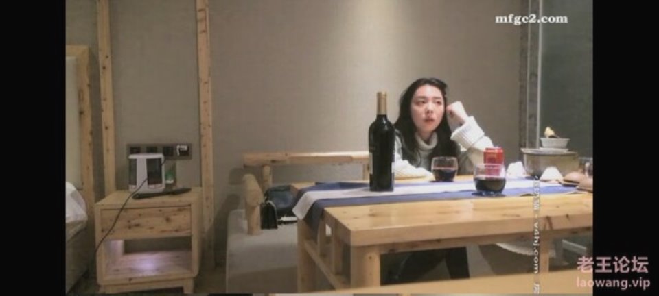 [转载搬运] 七天高端外围探花 白嫖探花卖酒女露脸合集 [5v+10G][磁力链接]