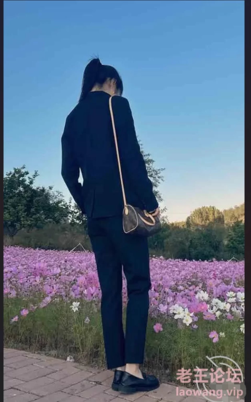 [已失效][熟女少妇] [转载搬运] 【新速片遞】 禁忌之爱海角社区意淫大神演绎师生乱伦_. [1v-20p+510m][百度盘]