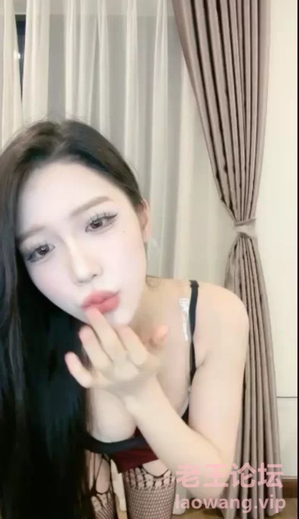 [已失效][美女御姐] [转载搬运] 9分顔值極品女神！近期下海性感尤物！ [1V+544MB][百度盘]