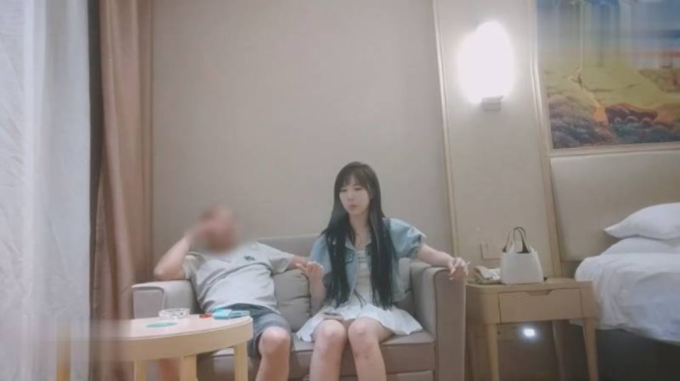 [美女] [视频分类] 探花大神光头老王酒店约炮 2700元网聊女仆[1V 506M 百度盘]