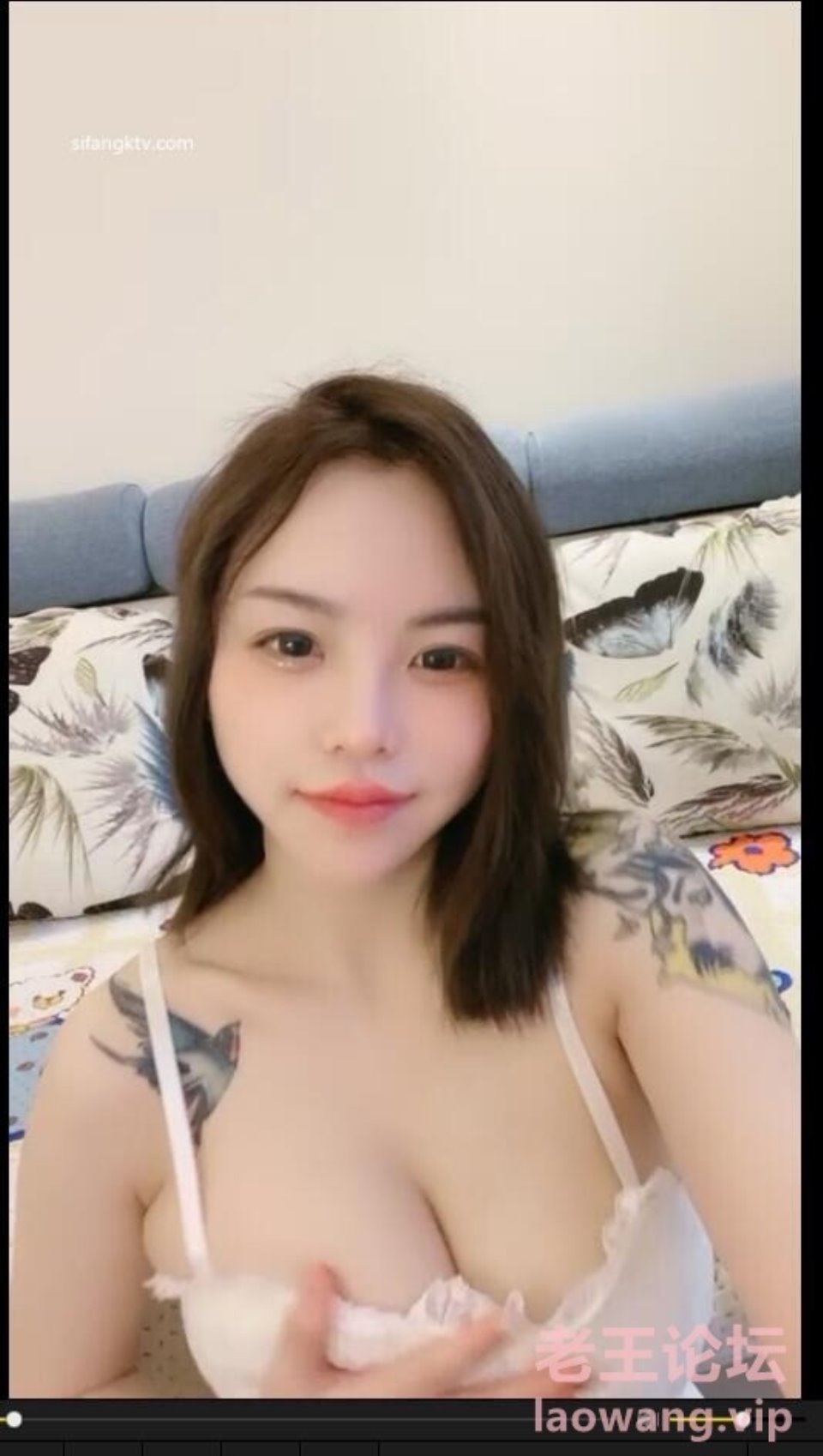 [已失效][国产主播] [转载搬运] 主播 人间白月光 直播诱惑合集 [4V+8.4G][百度盘]
