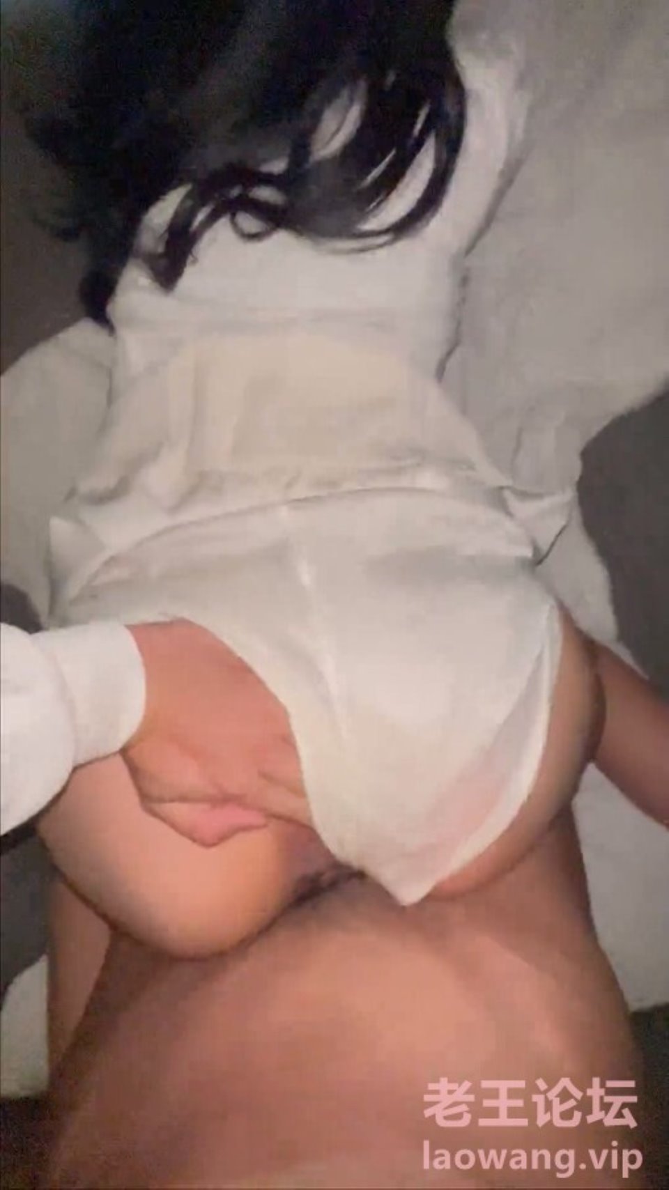 [会所嫖娼类] [转载搬运] 会所包房里玩弄筷子腿的服务员 [6p+1v+493M][百度盘]