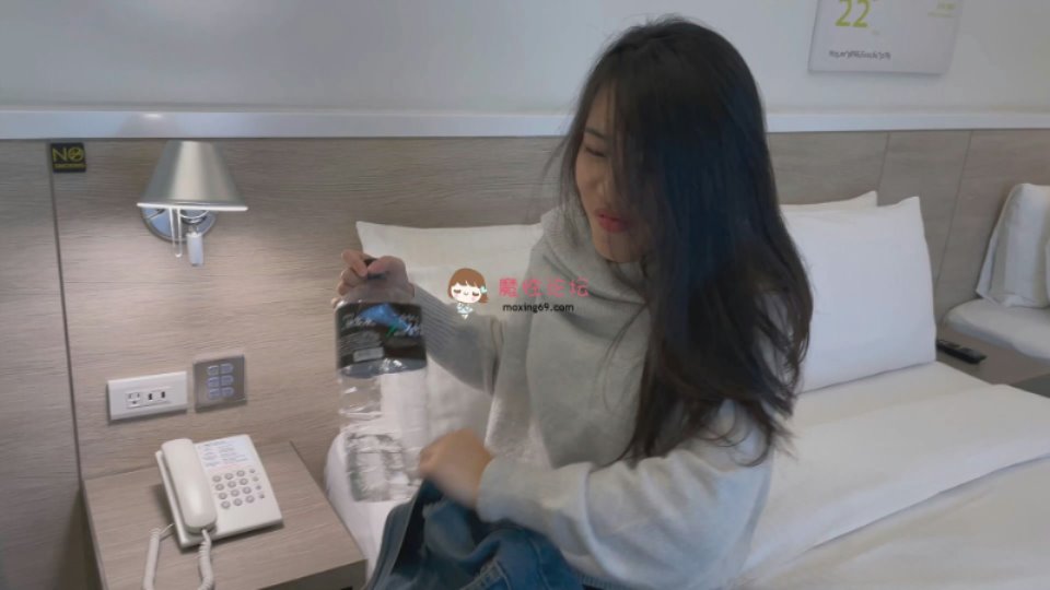 [已失效][自拍] 橘子大神酒店约炮刚刚大学毕业出来兼职的女生要[1V6.8G度盘]