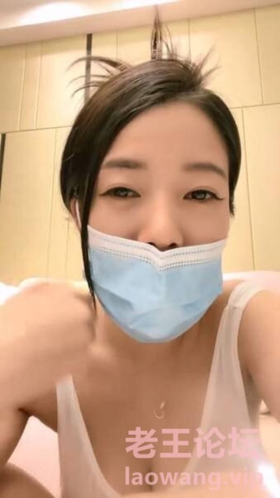 [已失效][国产主播] [转载搬运] 巨乳车模 【车模小骚逼】收费+密码房 [4V+1.36G][百度盘]