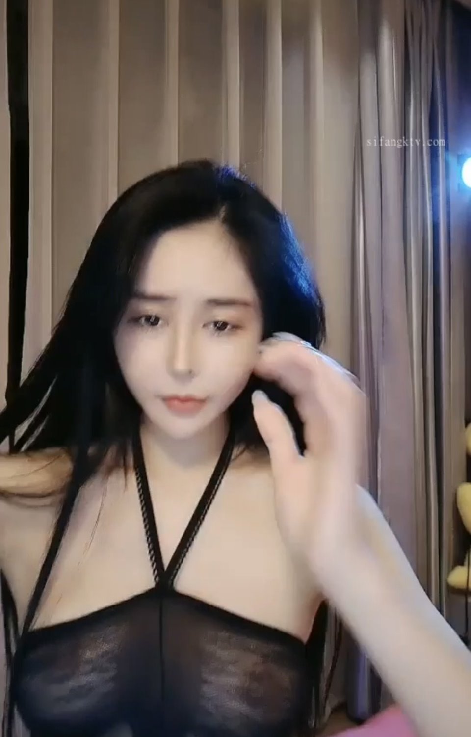 [已失效][网红直播] [资源详情] 半糖超级极品御姐主播 那年馨 直播录播 [4v+2.4g][百度盘]