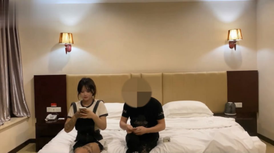 [美女] [视频分类] 探花老司机推车哥酒店约炮零零后小太妹 娇羞萝莉吟春不止玉乳蛮腰马达电臀【1V 355M BT】