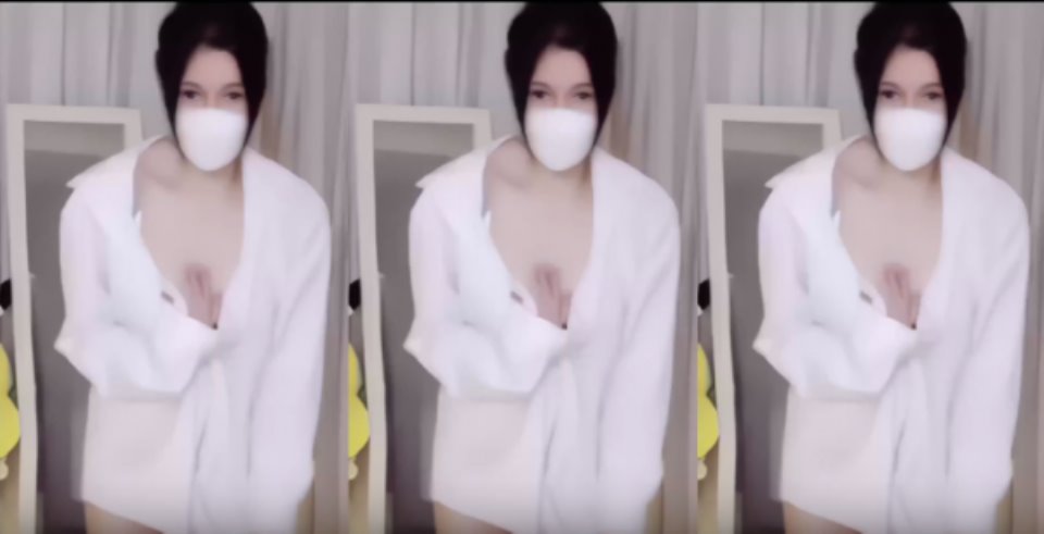 [已失效][美女] [视频分类] [网易CC 毒毒呢]土豪大尺内衣定制热舞 透视内内[3V][705M][度盘]