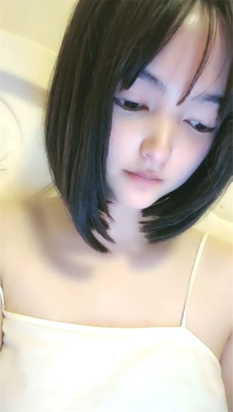 [端午節特刊]本站大神會員親自錄制某直播平台收費房無水印直播[12V-3.49G]