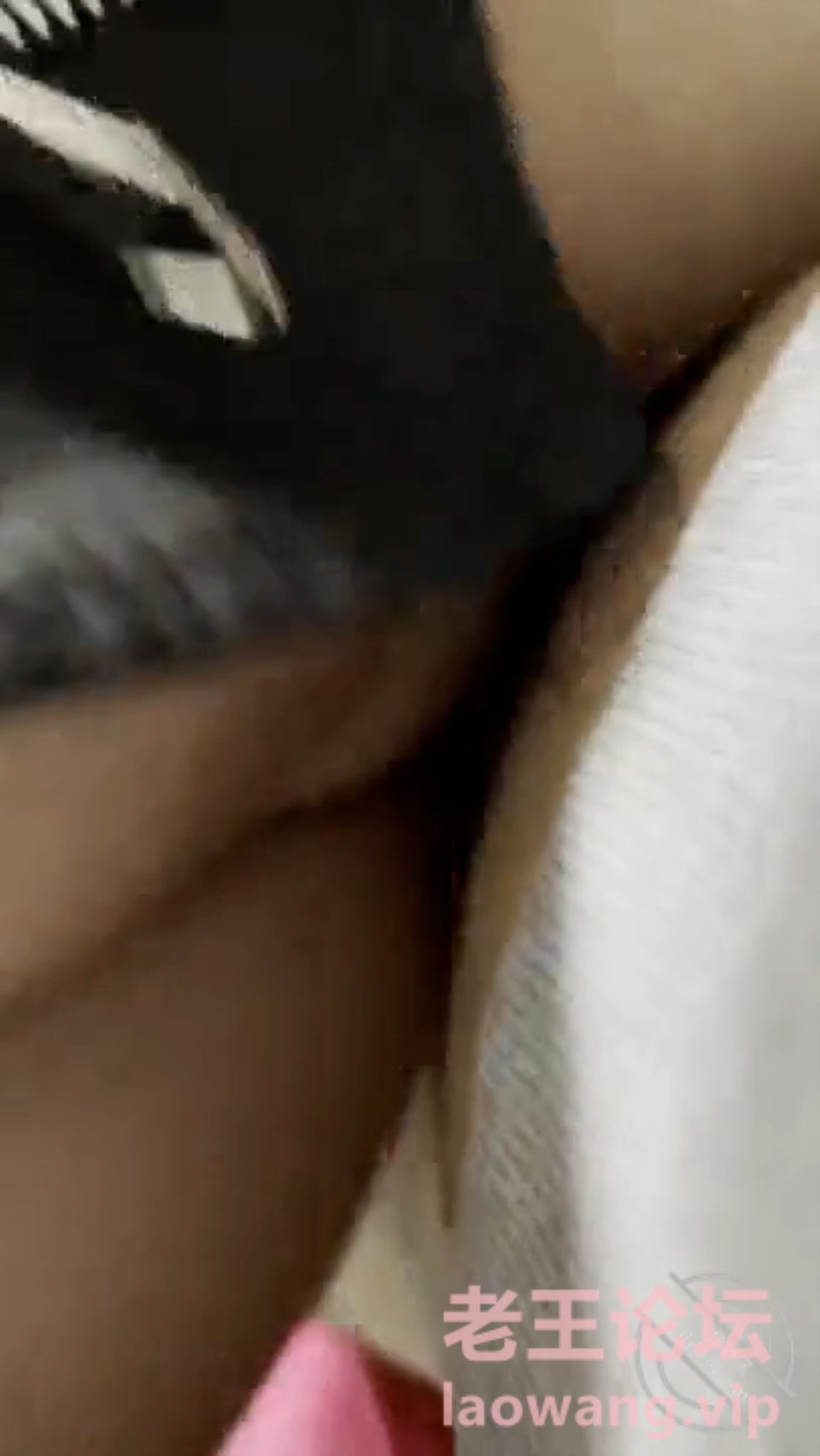 [已失效][乱伦] [转载搬运] 保养不错的大屁股干妈寂寞骚得狠 [1V+233MB][百度盘]