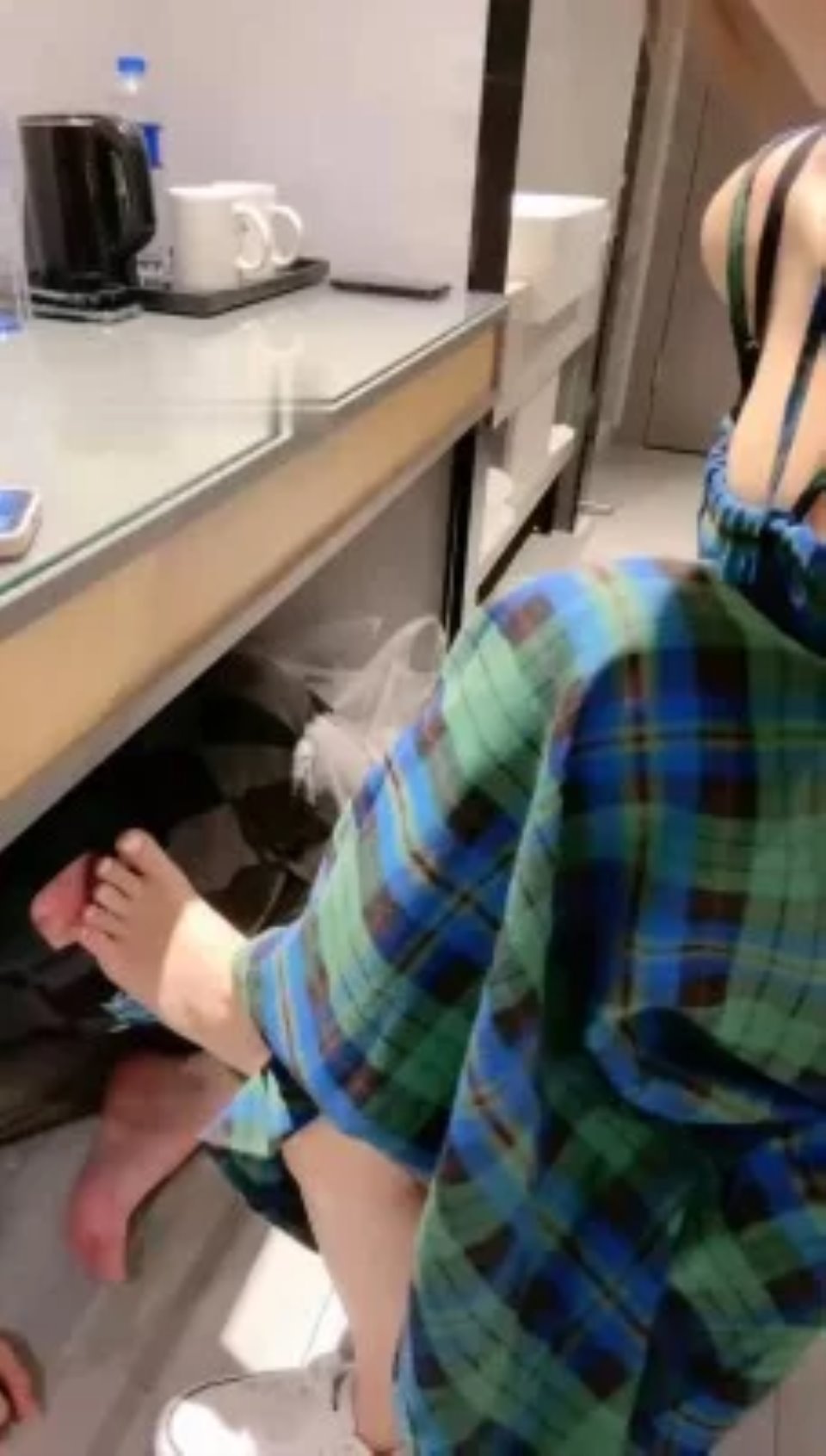 [已失效][美腿-足控] [转载搬运] 套路直播【娇娇】脚踩咀嚼物-踩踏-闻舔船袜【1V591M】百度云 [1V+591M][百度盘]
