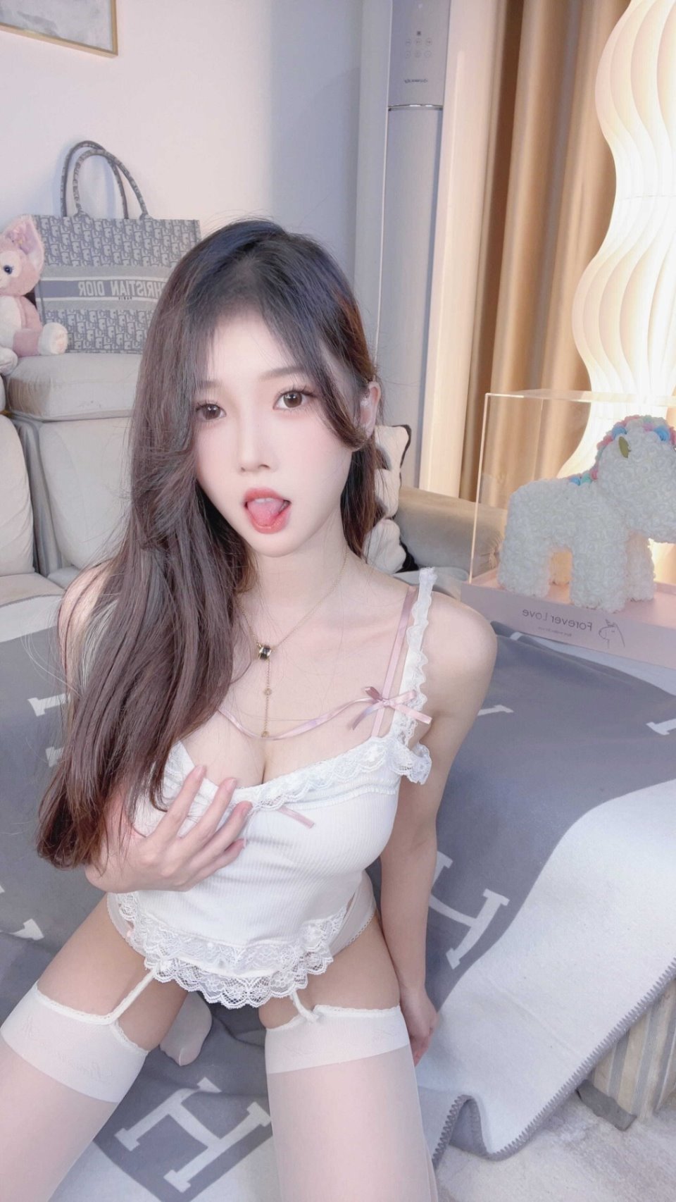 【COS-写真】小小奶瓶儿 合集 8套 NVNP-5.8G 夸克-度盘