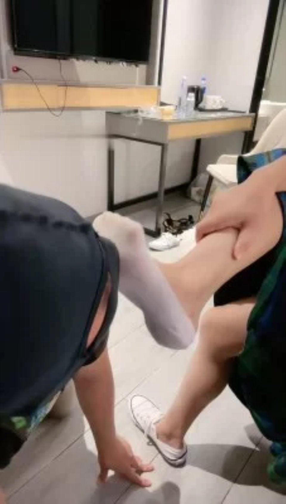 [已失效][美腿-足控] [转载搬运] 套路直播【娇娇】脚踩咀嚼物-踩踏-闻舔船袜【1V591M】百度云 [1V+591M][百度盘]