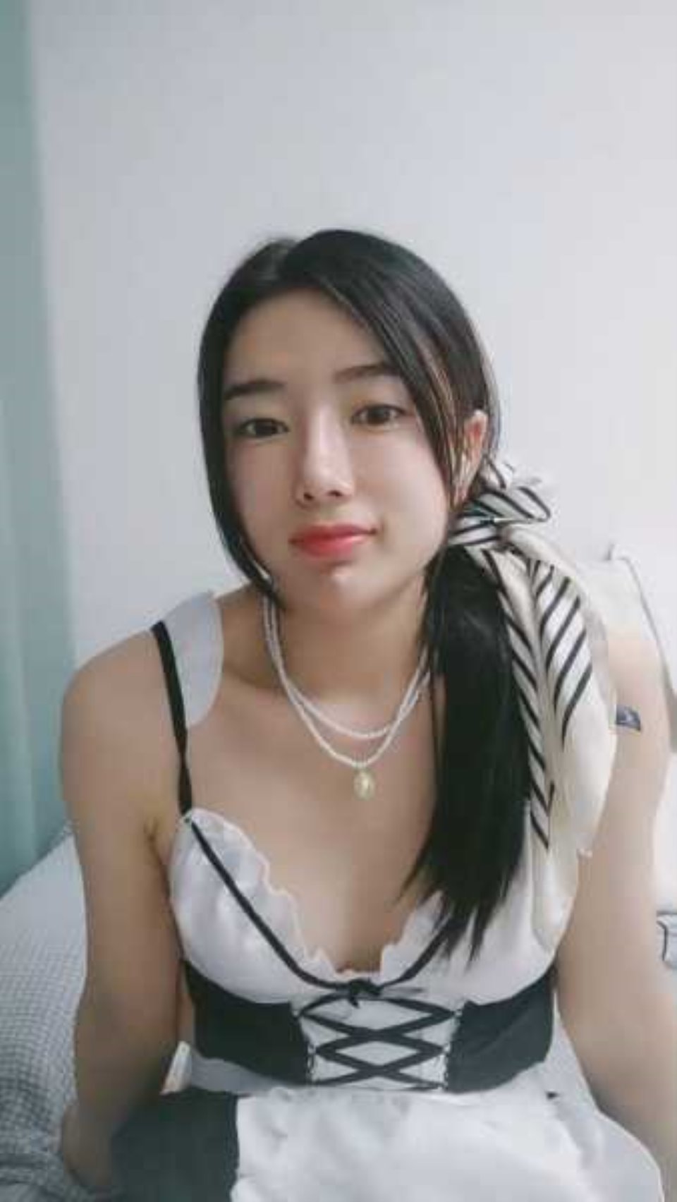2024年新作，【甜甜小桃花】，女仆装[1V 1.79G 百度盘]