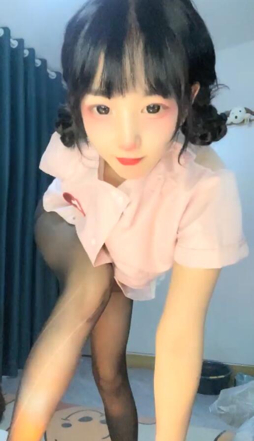 乔宝  二次元女神尺度突破~膝盖破了-1v479m