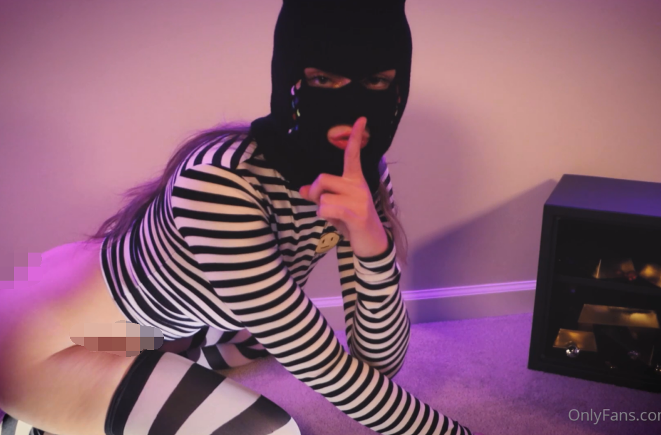颜值小姐姐-izzy_xx-of  2（4P,4V,939M）