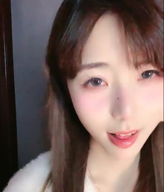 小迷糊  超棒白虎夹子音萝莉  直播叫你爸爸-1V404M