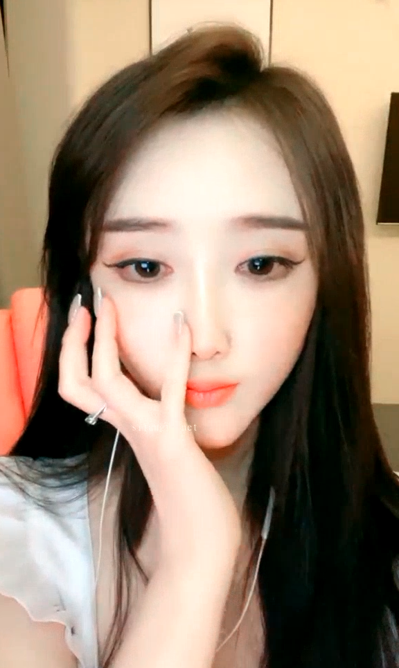 【呆鹅】 直播  一线天美鲍【22v27.8g】