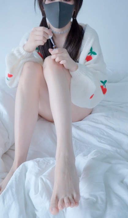 玩偶姐姐 HongKongDoll-4.8私信-涂趾甲油（1V,522M）