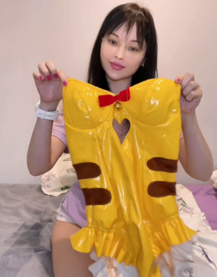 欧美人气女菩萨-Hidori Rose-4.30最新-皮卡丘（1V,125M）