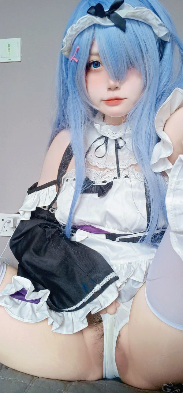 b站17岁反差高中小母狗coser