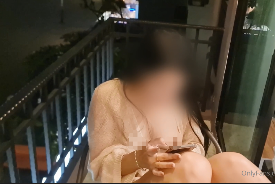 泰国淫趴皇后-honeytipsy-在江景酒店阳台约炮对着邮轮乘客性爱（1V,455M）