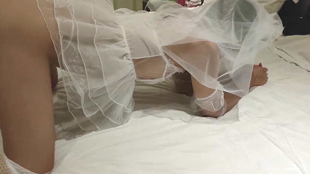 婚纱下的淫荡美娇娘新婚夜各种招式来一遍[1V1.44GB]-资源巴士