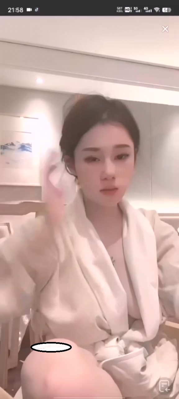 抖音快手走光闪现4月小合集【300v 1.9g】-资源巴士