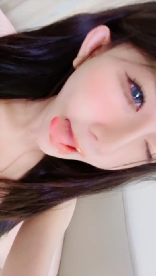 顶级绿播女神太美了颜值秒杀明星性感诱惑到爆，完美的身材又大又软的绝世美乳和名器美穴一线天5V2.29G-资源巴士