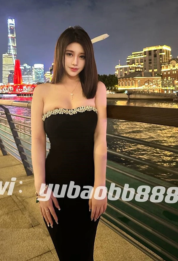 露出系白虎福利姬@瑜宝 尺度私拍视图合集8