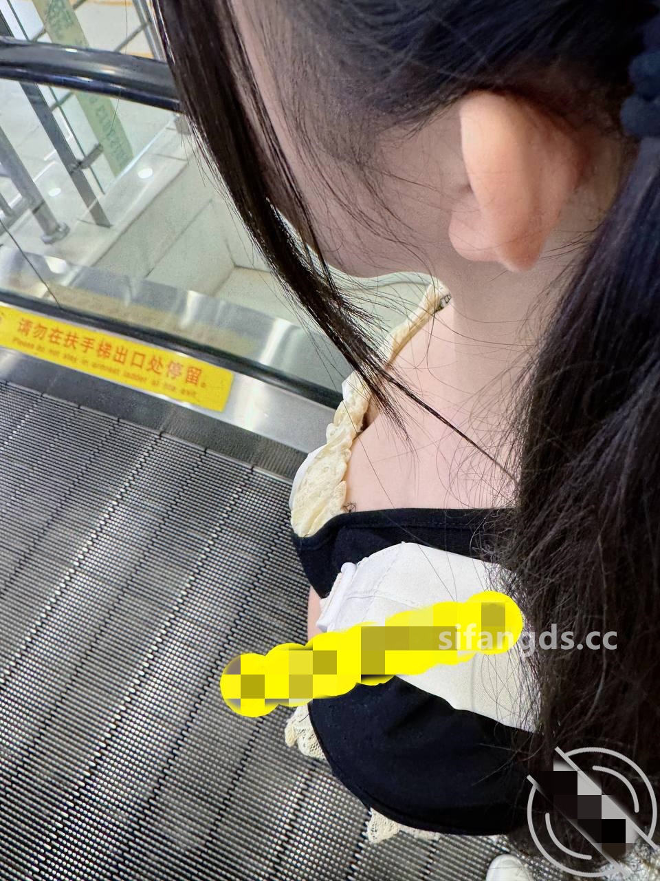 海角兄妹亂倫大神破處【蘿莉小表妹】後續2-私人影院内射!【26P 4TXT 1V 300MB】誇克