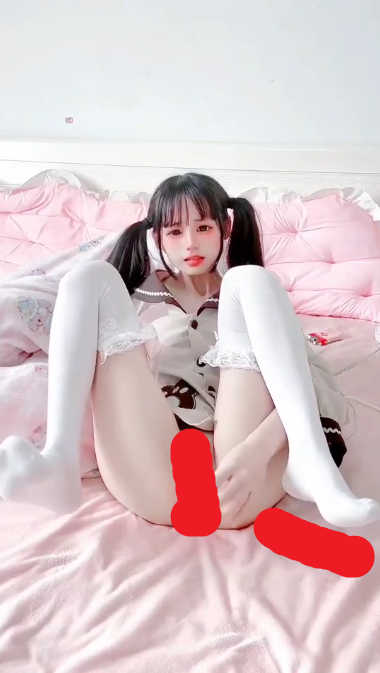 小雯宝宝 露脸白丝狗爪制服 假吊插入无毛嫩逼啊啊叫1V102M百度盘