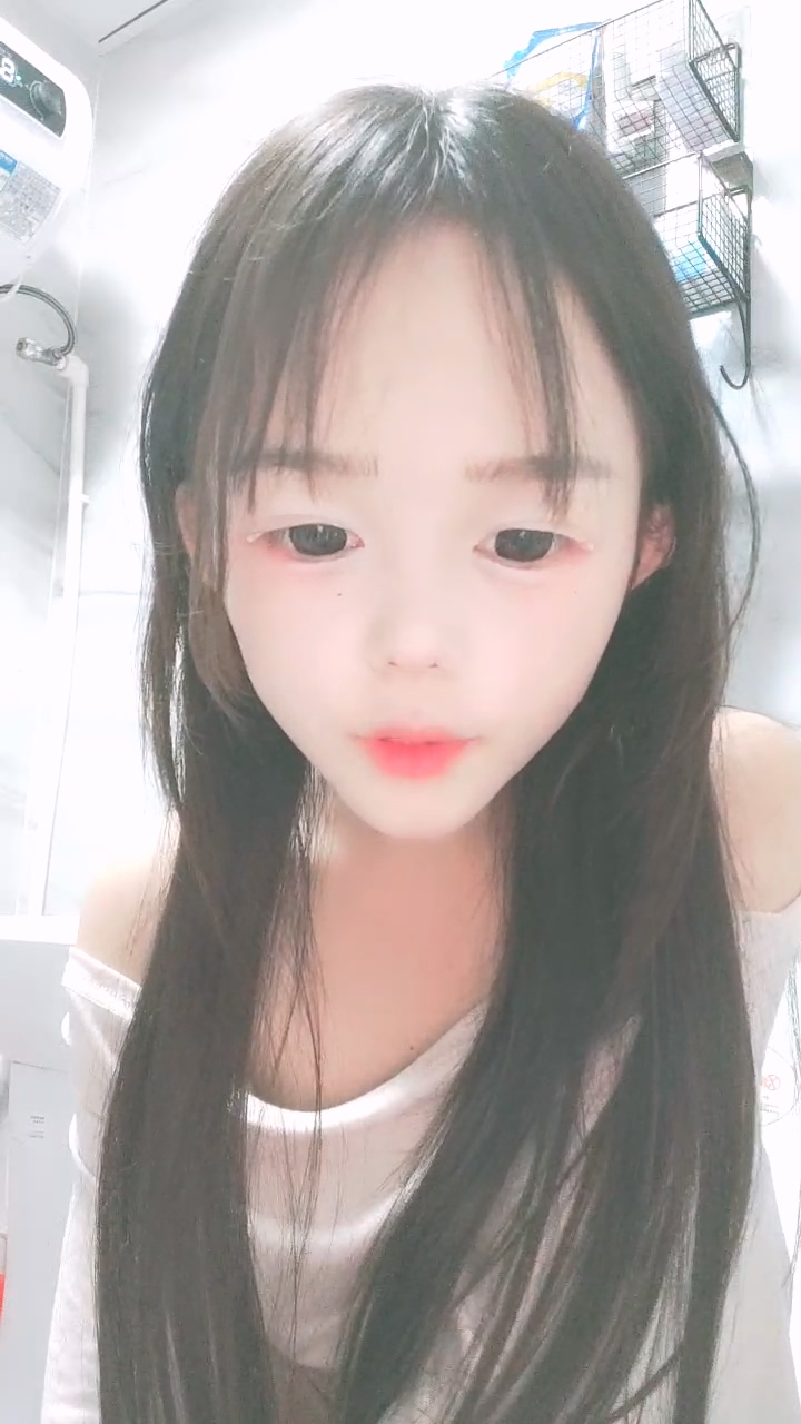 无毛极品白虎小少妇全程露脸大秀直播 [1V 893.3 MB]