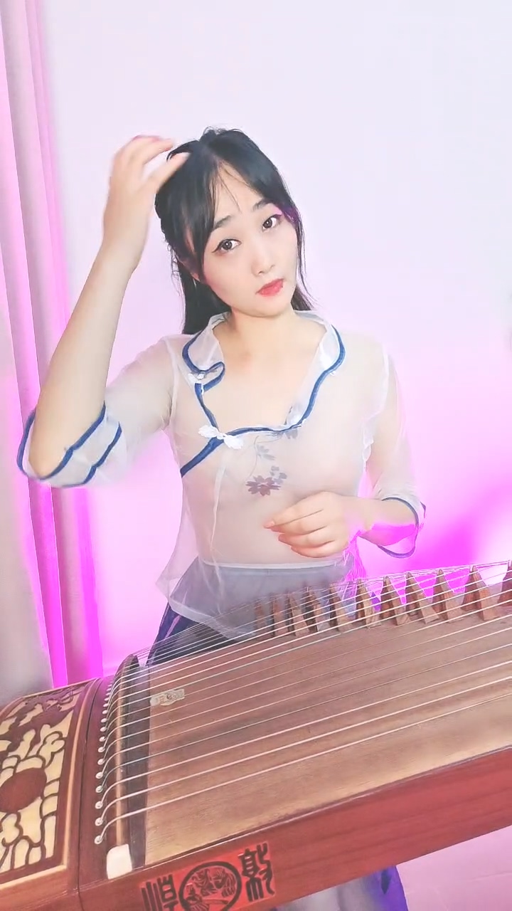 黑絲露臉制服誘惑全程露臉有才藝的小姐姐大秀直播 [1V 1.56GB]