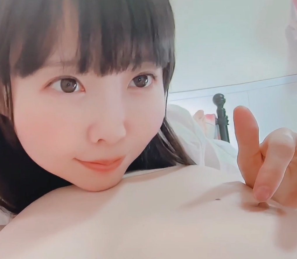 极品萝莉-yurinslittlepeach-fansly啪啪合集（11V,4.8G）