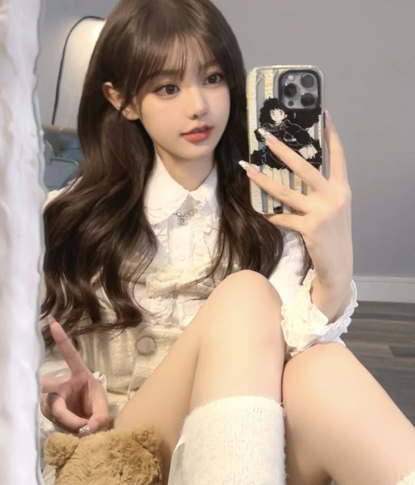 〖小家碧玉❤️清纯萌妹〗爆操新乐美院颜值萝莉，反差至极，直接射在了嘴上，燃爆了！极品jk双马尾小萝莉，表情特写无比销魂