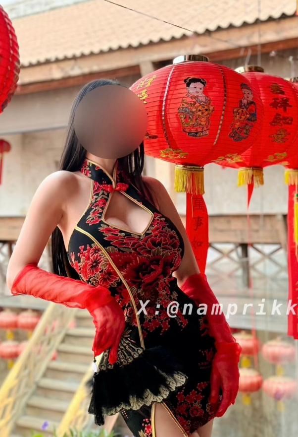 顶级巨乳-npxvip-2.4新年特辑2   大红旗袍 2（17P,1V,523M）