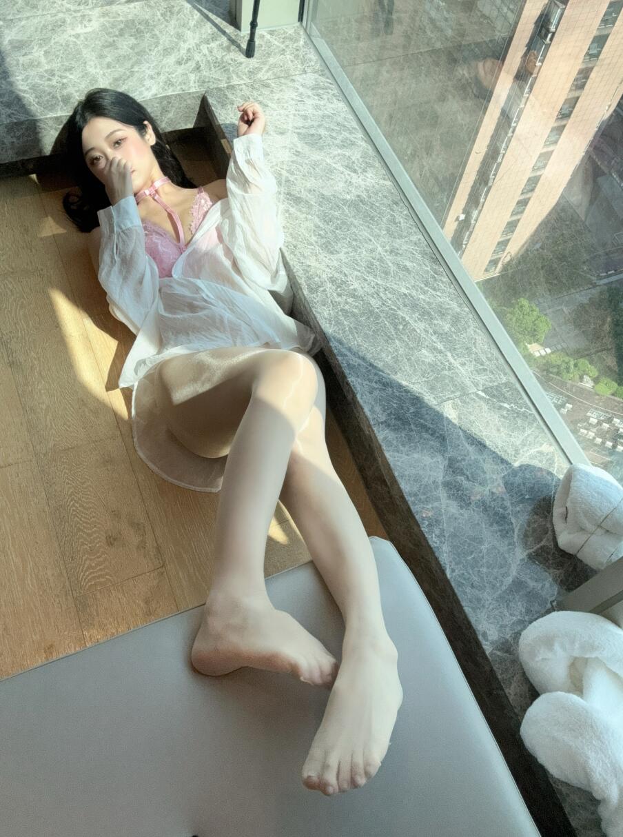 不呆猫(不槑) - 粉色衬衣女友 [66P1V-1.07GB]