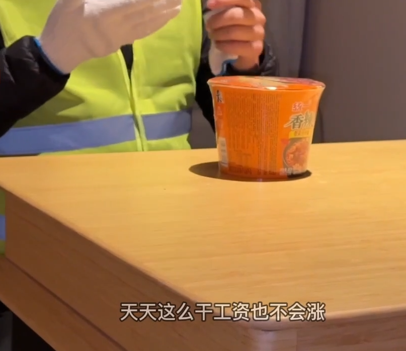 极品御姐-情深叉喔- 新 只有榜一大哥才能享用的才艺女主播嫩穴（1V,586M）